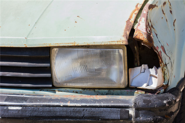 Trouble Selling Your Junker? A Salvage Yard Will Pay You For It