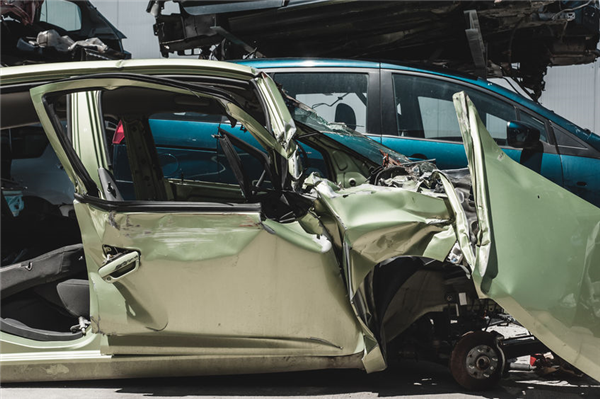 What is the Difference Between a Salvage Yard and a Scrap Metal Yard?