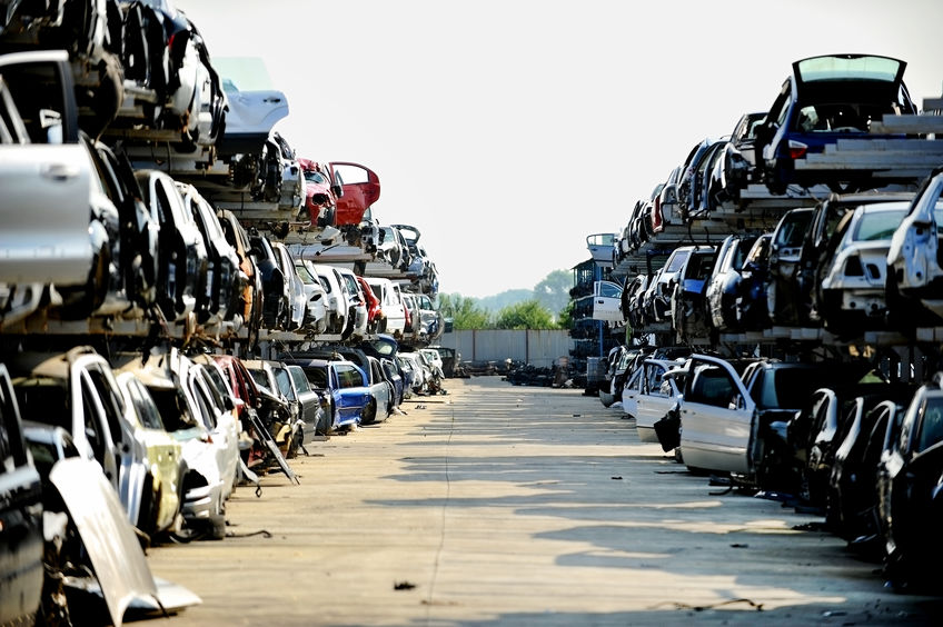 Steps to Take Prior to Selling Your Car to a Junkyard 
