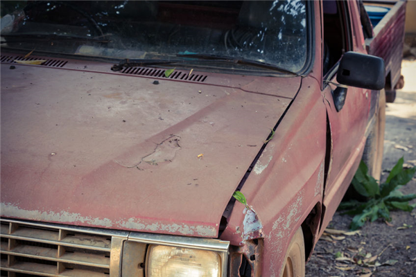 What Does a Company That Buys Junk Cars Do? Salvage Yards Explained 
