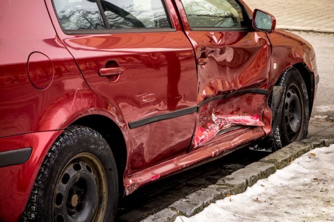 Own a Junker Vehicle? 4 Tips on Selling Your Automobile for Parts